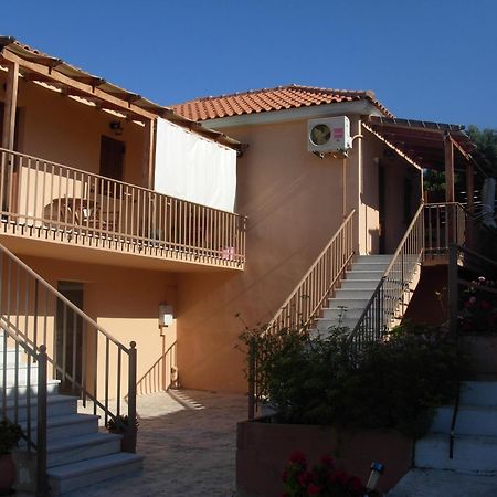 Chroma Apartment Finikounta Exterior photo