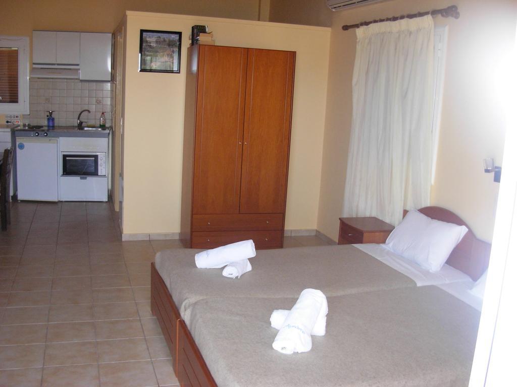 Chroma Apartment Finikounta Exterior photo