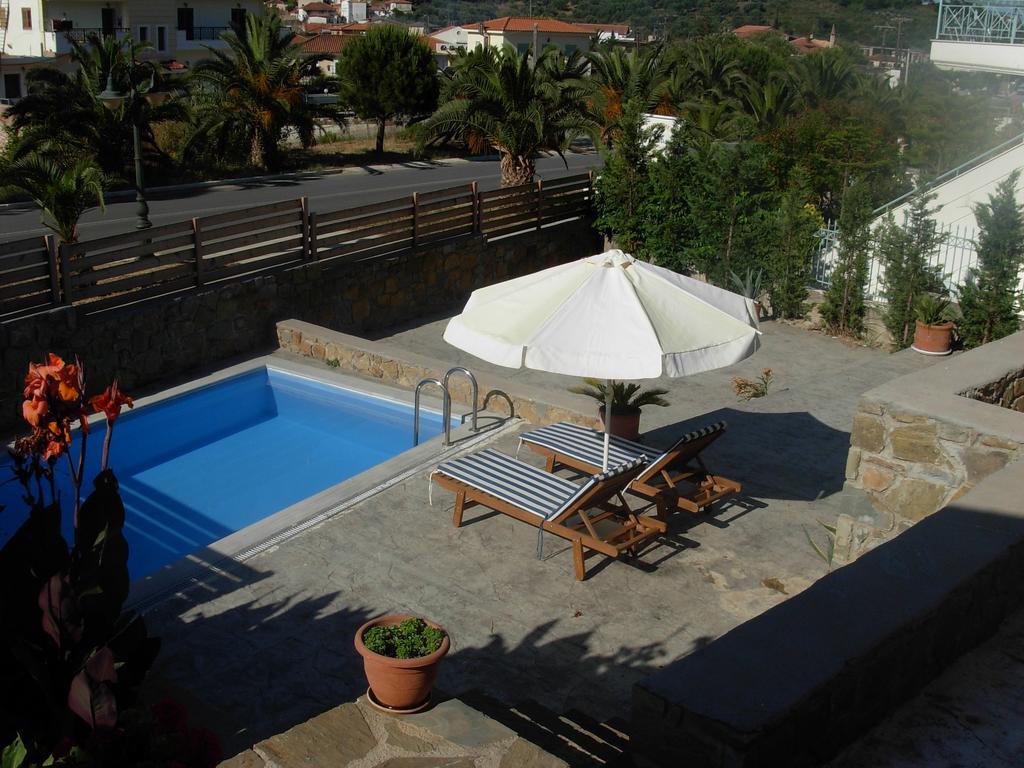 Chroma Apartment Finikounta Exterior photo