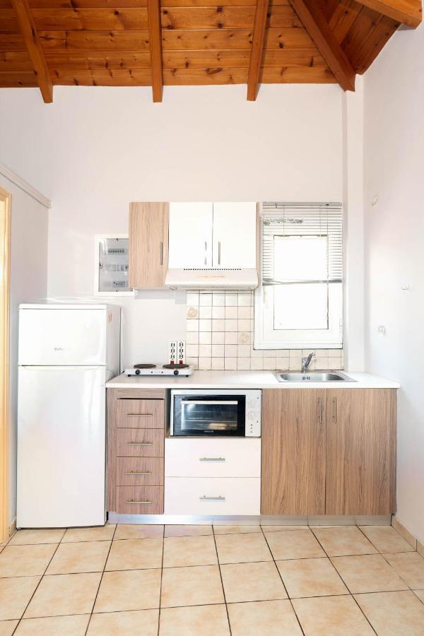 Chroma Apartment Finikounta Exterior photo