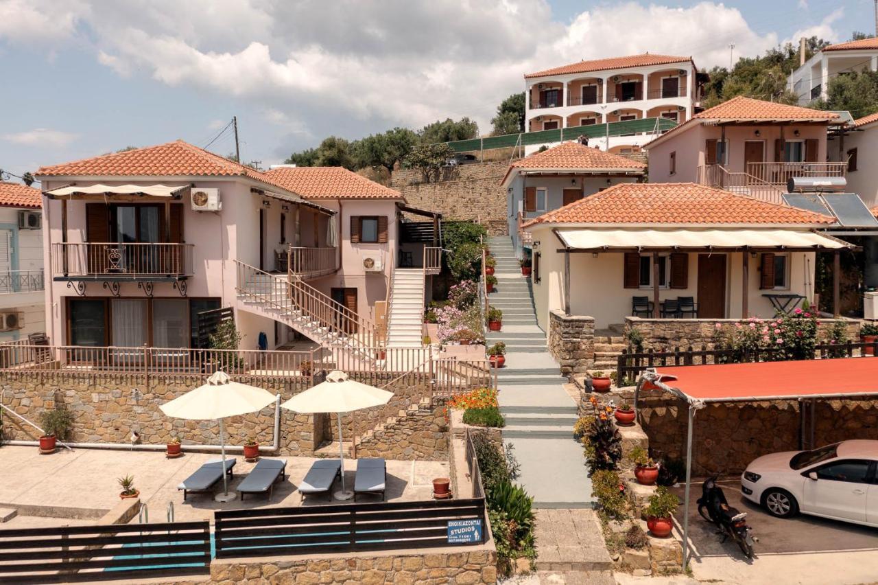 Chroma Apartment Finikounta Exterior photo
