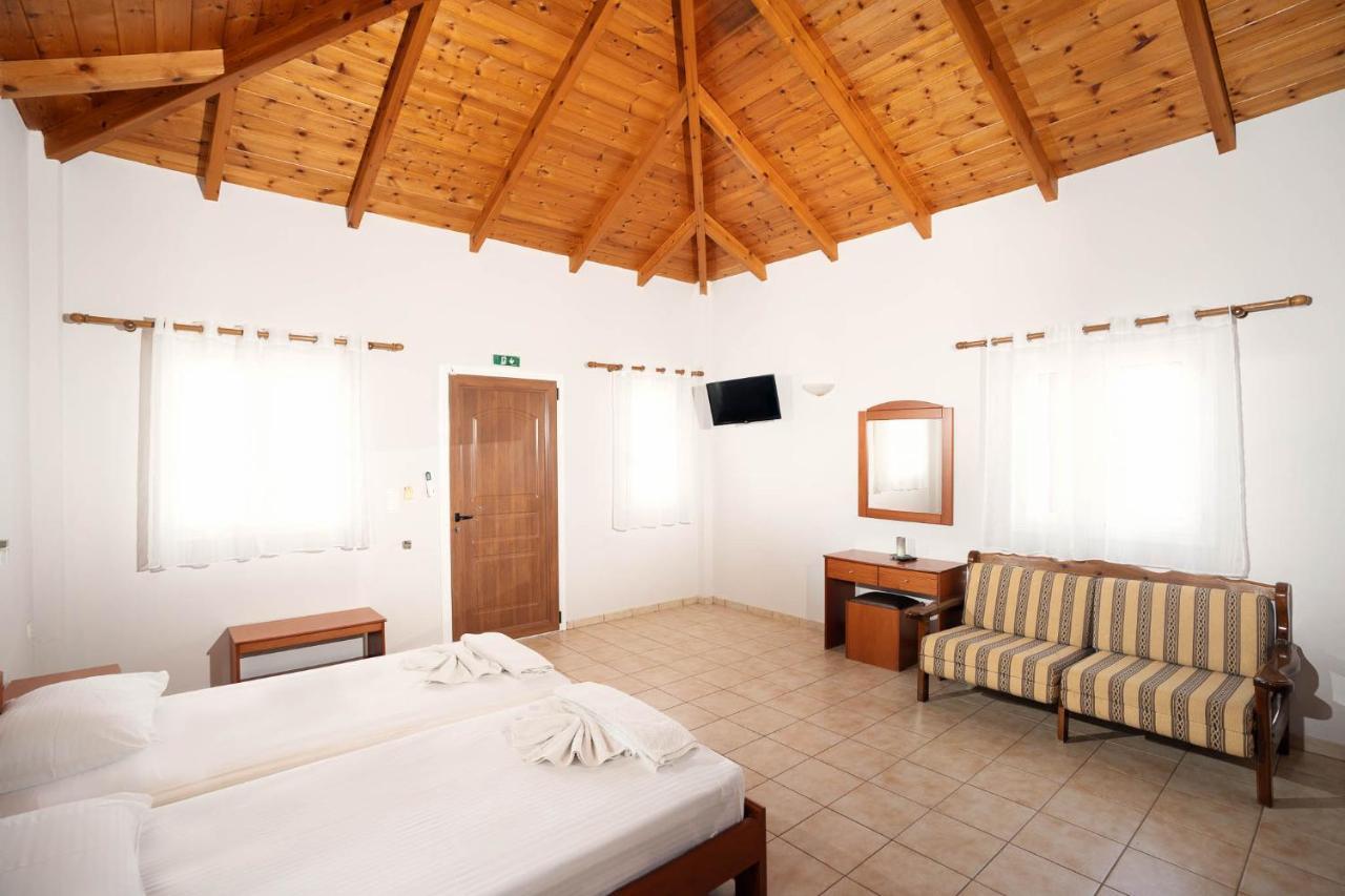 Chroma Apartment Finikounta Exterior photo
