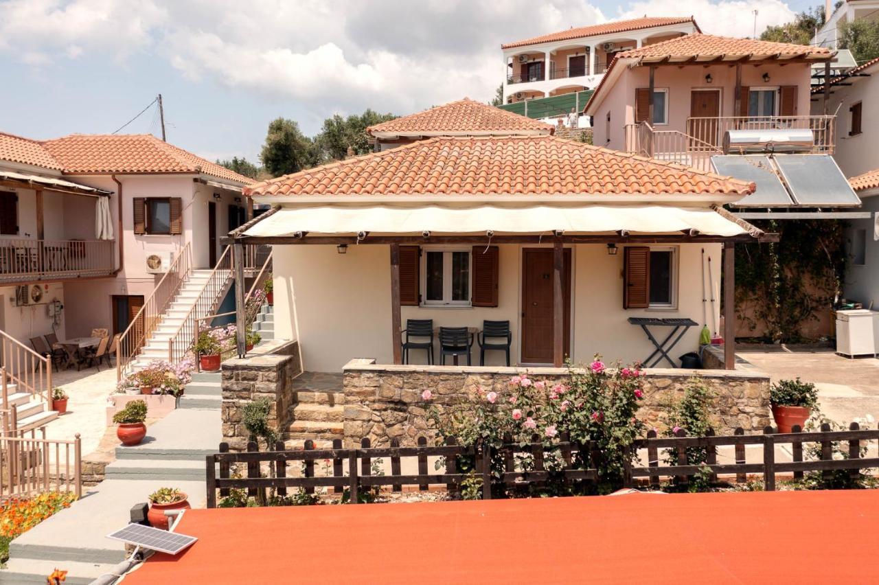 Chroma Apartment Finikounta Exterior photo